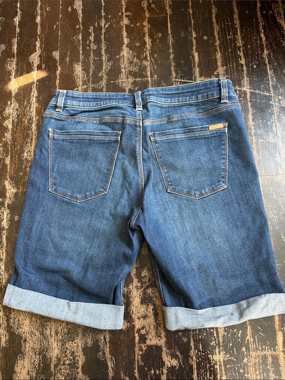 Whbm Dark Wash Denim Roll-Cuff Shorts 8 - Picture 3 of 3